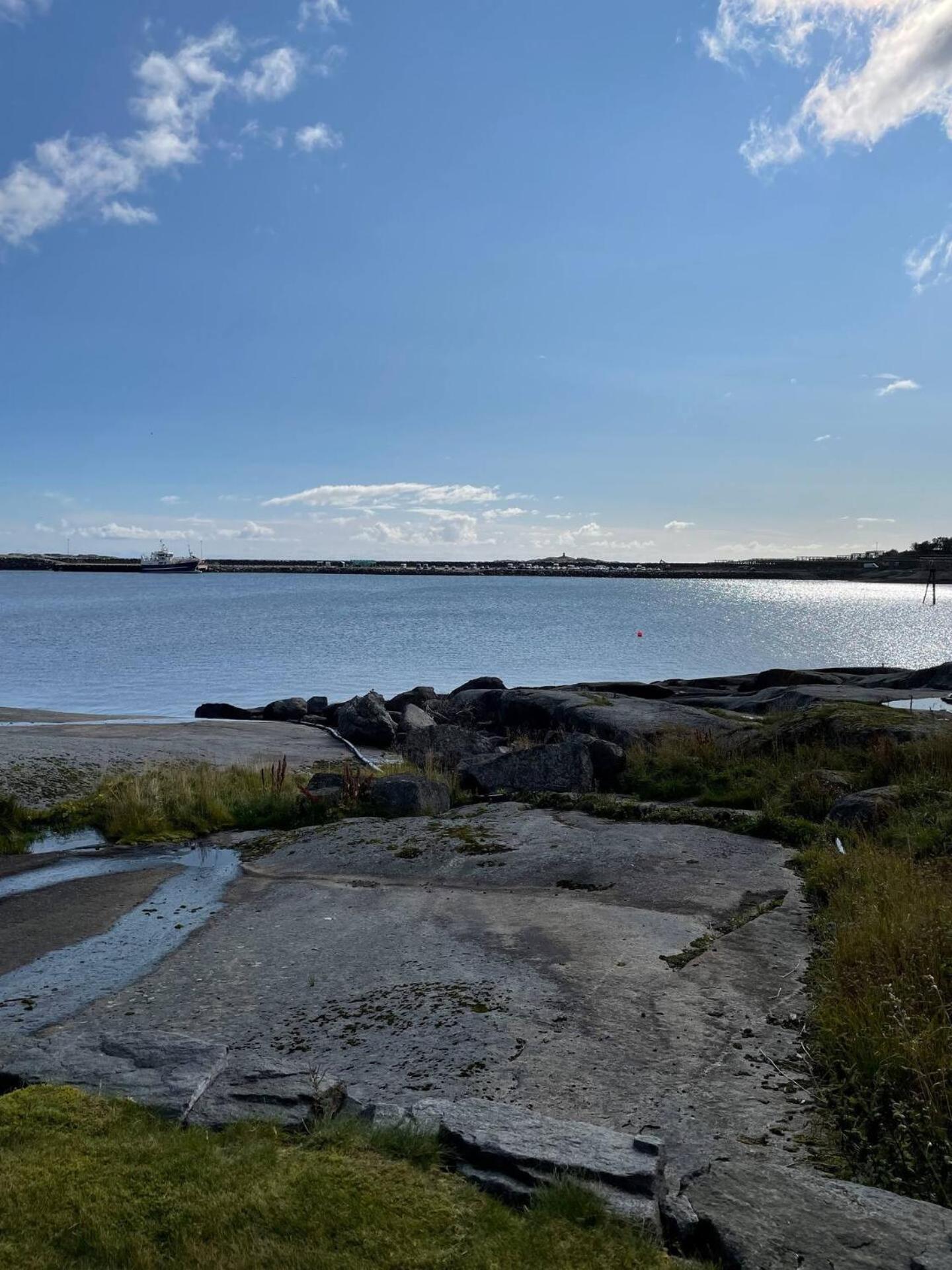 Nordlandshus Ved Havet Pa Reine, Lofoten Luaran gambar